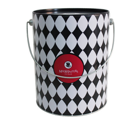 manejar latas de té redondas