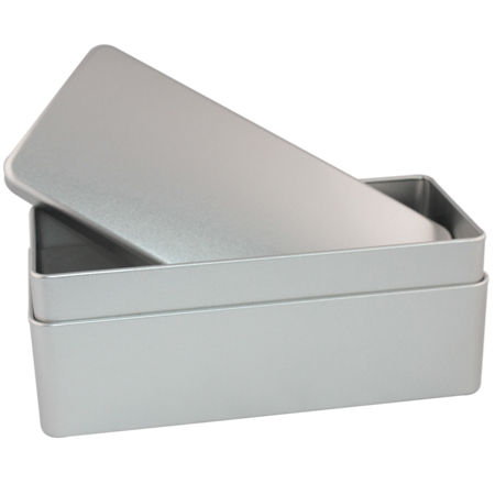 caja de lata de plata vacía